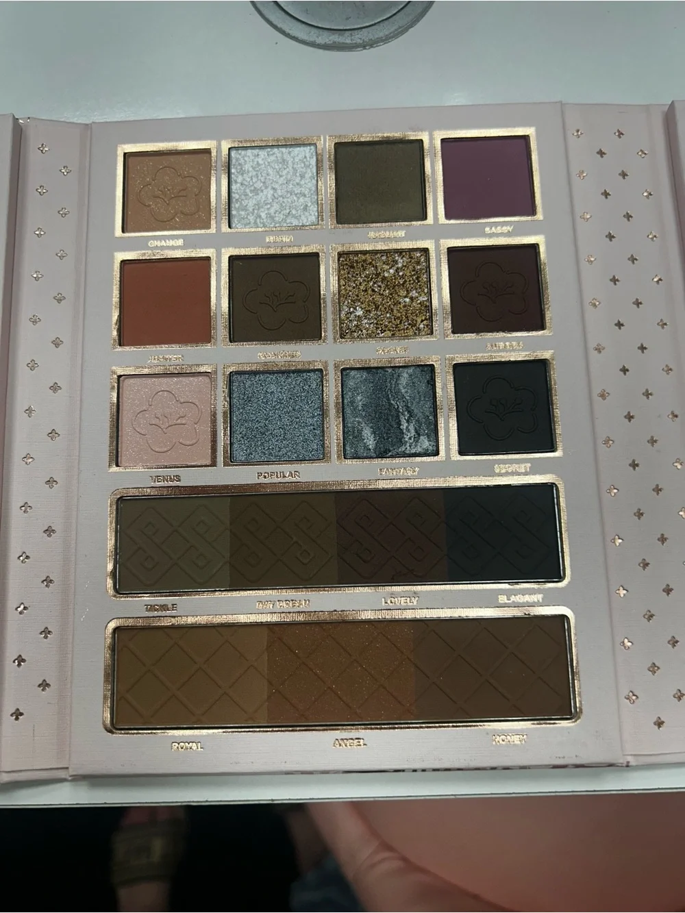 Makeup book  - Pink